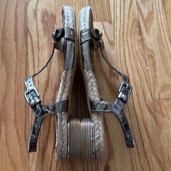 Stuart Weiztman sz 8 gold espadrilles with heel alligator print straps good cond - Picture 9 of 9